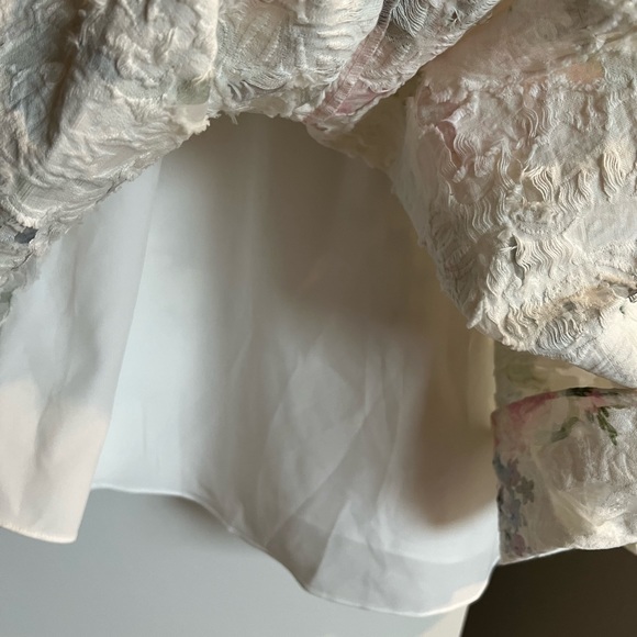 Needle and Thread floral gown NWOT🤍🤍🤍 - Picture 9 of 14